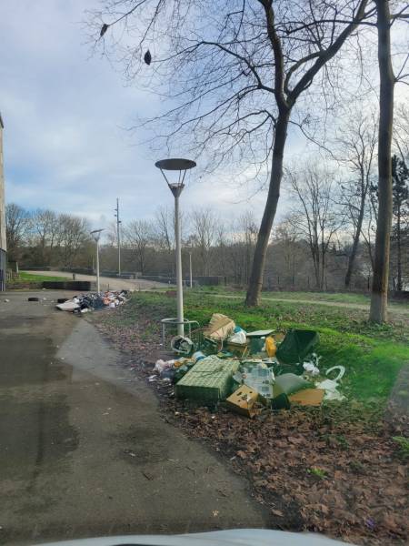 Ramassage de dépôt sauvage à Rouen en Seine-Maritime 76