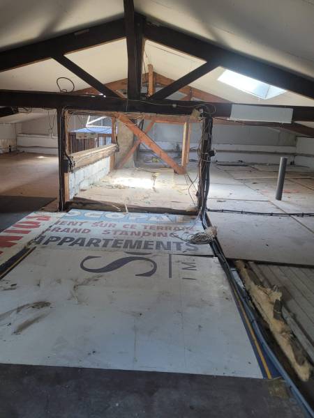 Grand débarras d'un grenier avec 80 m3 d'encombrants avec mise en déchetterie à Mont Saint Aignan à côté de Rouen 76