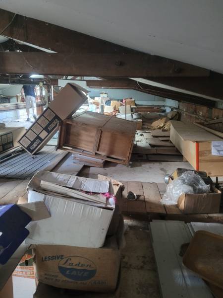 Grand débarras d'un grenier avec 80 m3 d'encombrants avec mise en déchetterie à Mont Saint Aignan à côté de Rouen 76