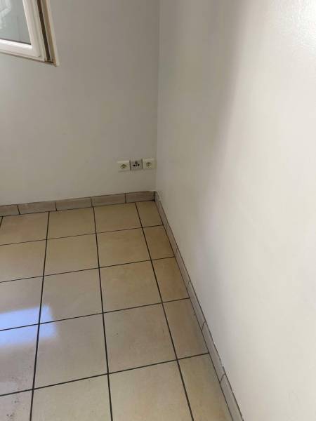 Artisan pour le débarras avec nettoyage complet d'un appartement à Elbeuf à côté de Rouen 76