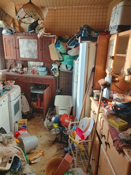 Débarras logement insalubre en Normandie : intervention sur cas complexe et syndrome de Diogène | MH2B