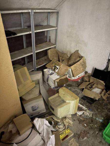 Débarras d'un local à archive avec destruction et devis gratuit par notre équipe de professionnels sur Maromme près de Rouen 76