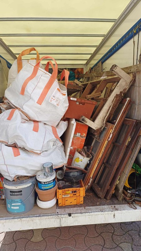 Débarras d'un bâtiment pour une mise en déchetterie à Rouen 76